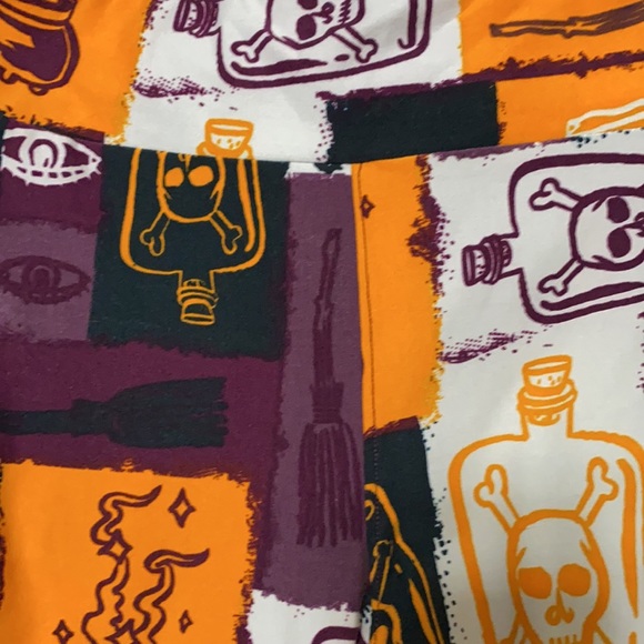 Holiday Lularoe Legging Bundle - Picture 3 of 6